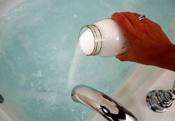 Bagno al bicarbonato di sodio per l'ingrandimento del pene