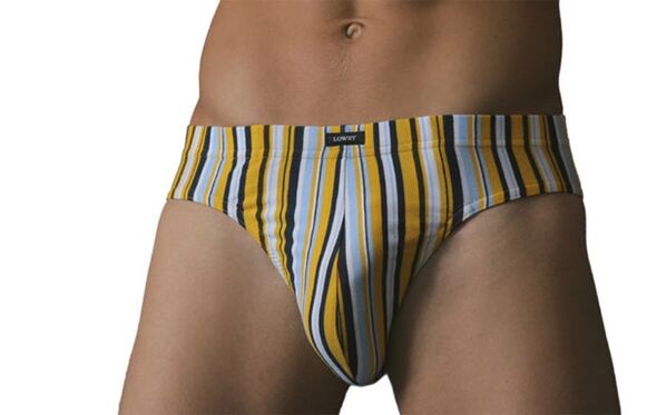 L'uomo ha allargato il suo pene
